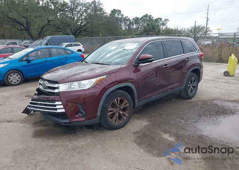 2019 Toyota Highlander Le z USA, uszkodzony, nr VIN 5TDZARFH8KS060954
